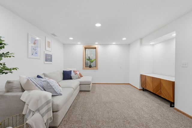 7470 Atherton Way, Eden Prairie, MN 55346