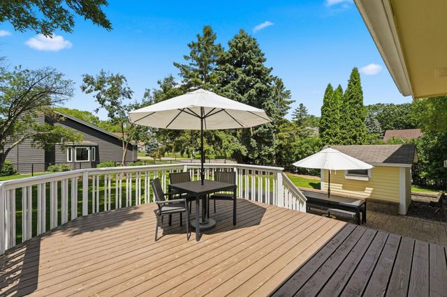 7470 Atherton Way, Eden Prairie, MN 55346