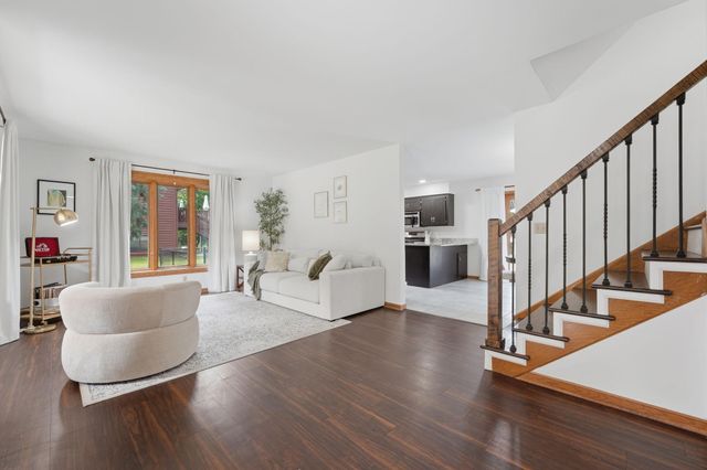 7470 Atherton Way, Eden Prairie, MN 55346