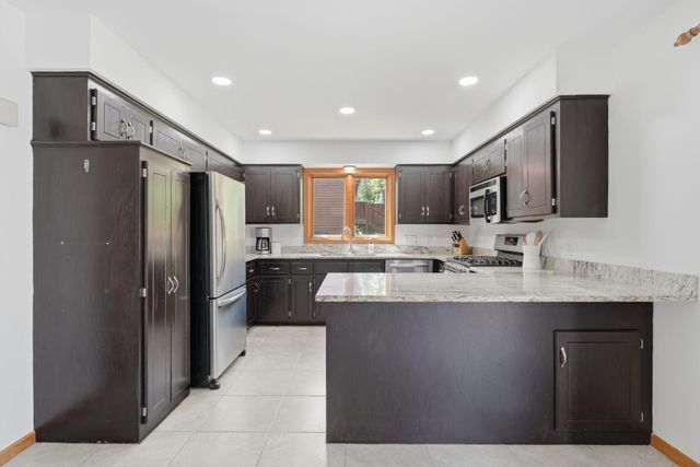 7470 Atherton Way, Eden Prairie, MN 55346