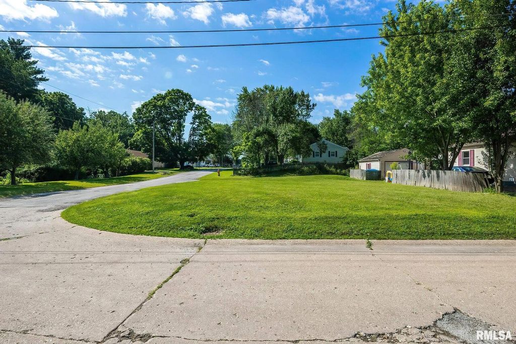 4216 13TH Avenue, Moline, IL 61265