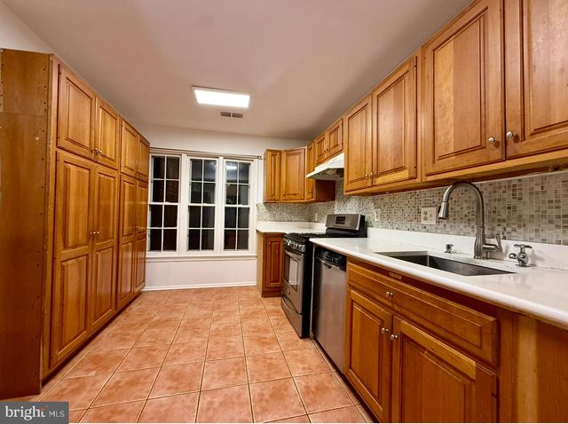 9531 BURDETT RD, Burke, VA 22015