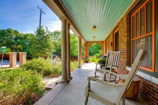 802 Salmon Drive, Dallas, TX 75208