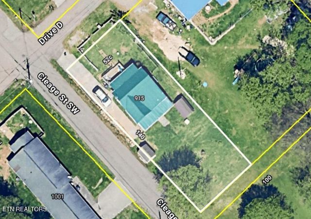 915 Drive D, Knoxville, TN 37920