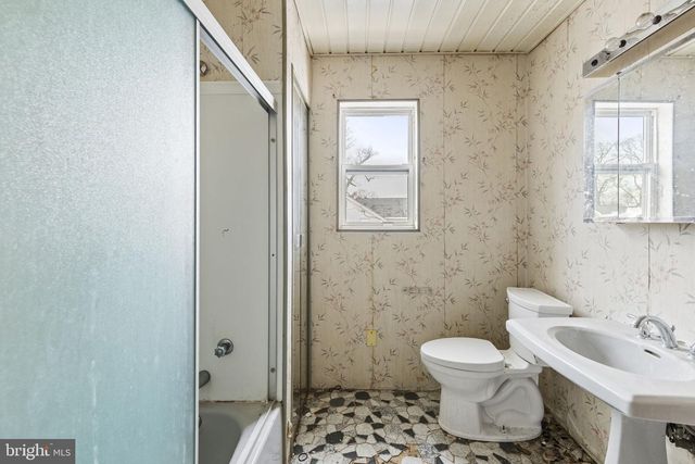 2818 LINGANORE AVE, Baltimore, MD 21234