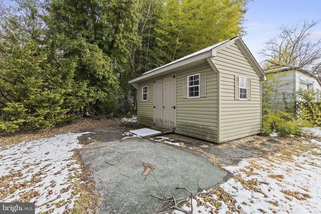 2818 LINGANORE AVE, Baltimore, MD 21234