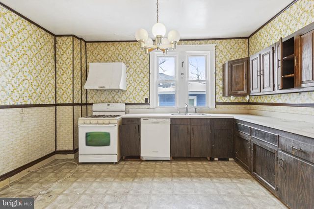 2818 LINGANORE AVE, Baltimore, MD 21234