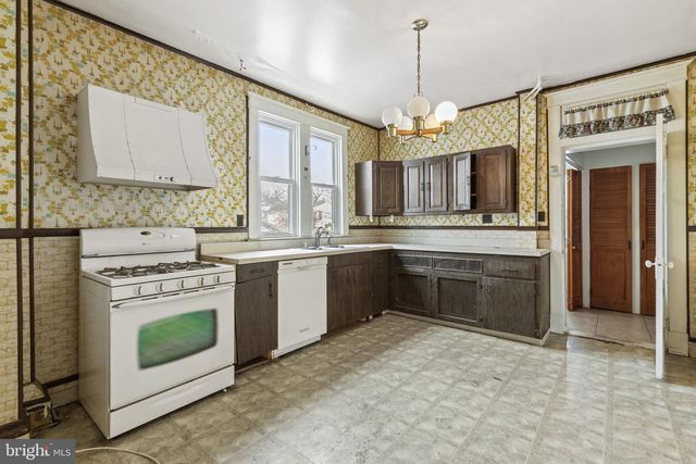 2818 LINGANORE AVE, Baltimore, MD 21234