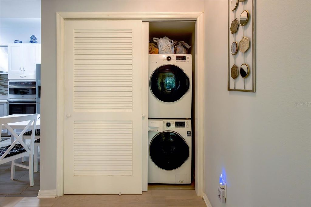 Image 14 of property listing at 4264 CENTRAL SARASOTA PARKWAY 117, Sarasota, FL 34238