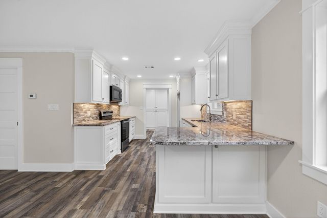 525 Charmaine Drive E, Woodville, TX 75979