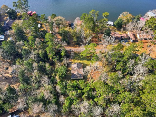 525 Charmaine Drive E, Woodville, TX 75979