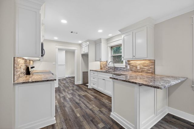 525 Charmaine Drive E, Woodville, TX 75979