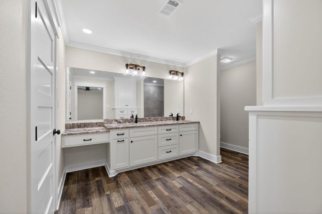 525 Charmaine Drive E, Woodville, TX 75979