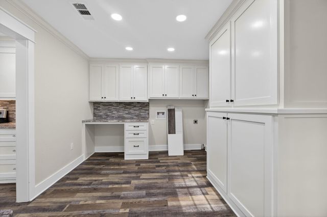 525 Charmaine Drive E, Woodville, TX 75979