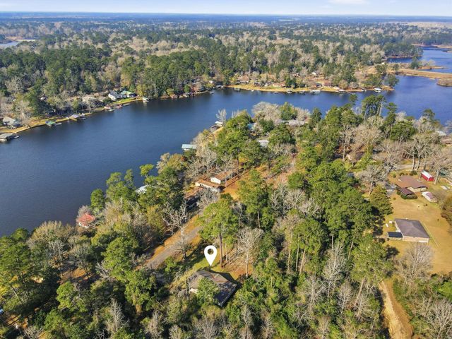 525 Charmaine Drive E, Woodville, TX 75979