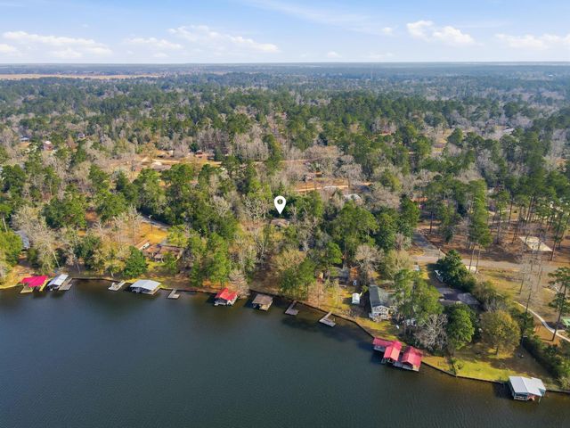 525 Charmaine Drive E, Woodville, TX 75979