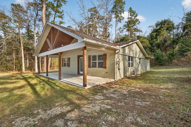 525 Charmaine Drive E, Woodville, TX 75979