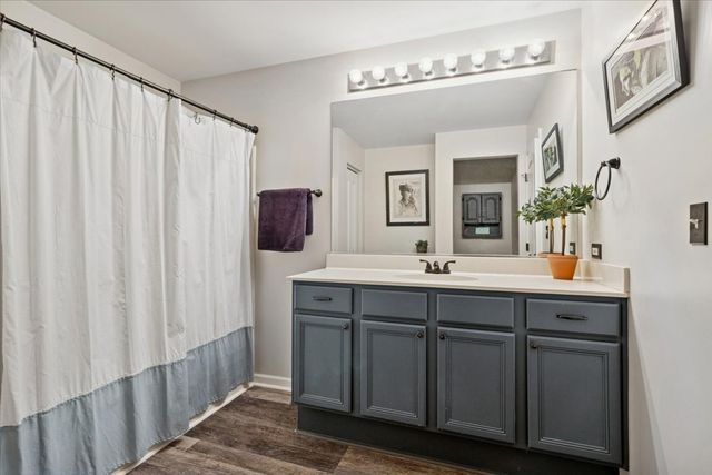 60 Wingate Drive 60, Oswego, IL 60543