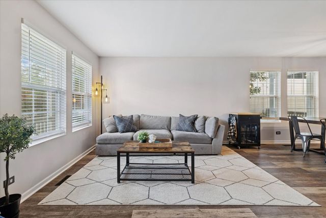 60 Wingate Drive 60, Oswego, IL 60543