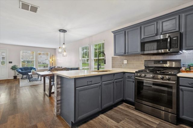 60 Wingate Drive 60, Oswego, IL 60543