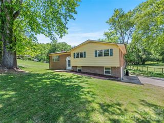 182 Fairway Hills Drive, Waynesville, NC 28786