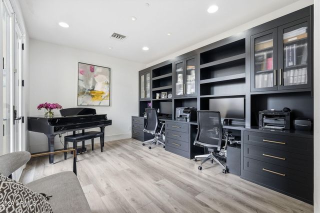 9832 E EDGESTONE Drive, Scottsdale, AZ 85255