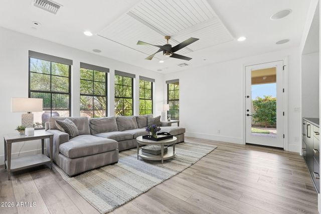 9832 E EDGESTONE Drive, Scottsdale, AZ 85255