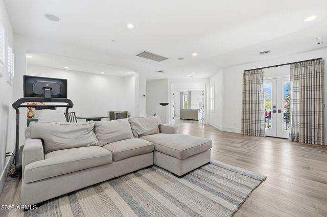 9832 E EDGESTONE Drive, Scottsdale, AZ 85255