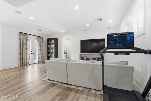 9832 E EDGESTONE Drive, Scottsdale, AZ 85255