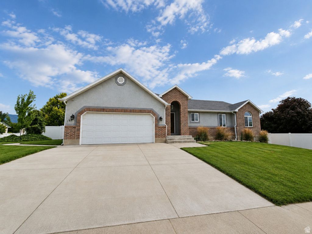 198 N DAKOTA DR, Springville, UT 84663