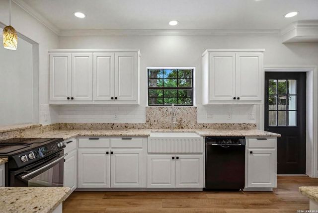 404 OGrady St, Boerne, TX 78006