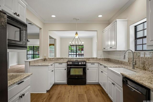 404 OGrady St, Boerne, TX 78006