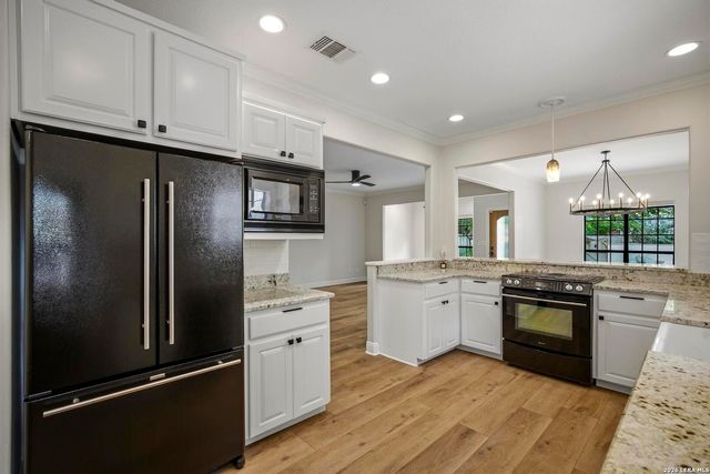 404 OGrady St, Boerne, TX 78006