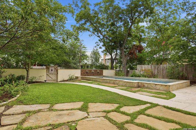404 OGrady St, Boerne, TX 78006