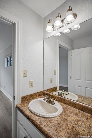 404 OGrady St, Boerne, TX 78006