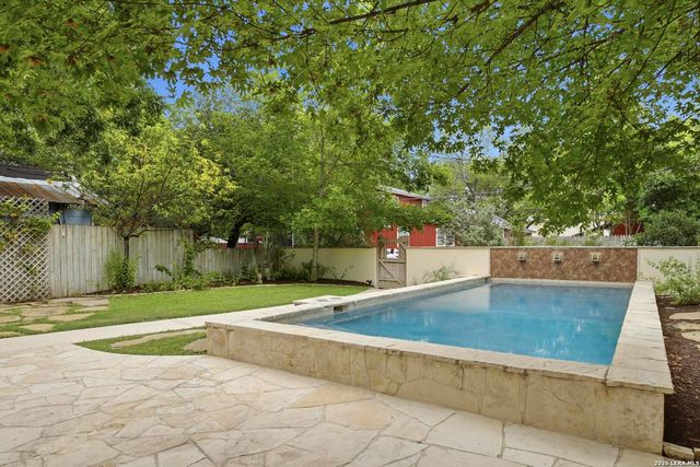 404 OGrady St, Boerne, TX 78006