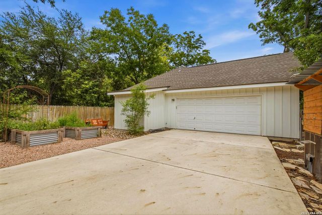 404 OGrady St, Boerne, TX 78006