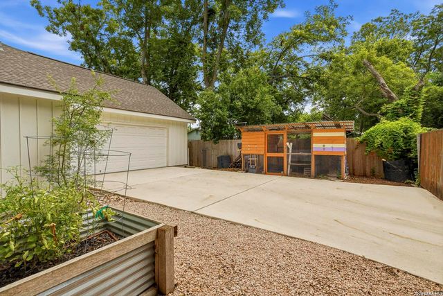 404 OGrady St, Boerne, TX 78006