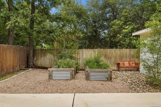 404 OGrady St, Boerne, TX 78006