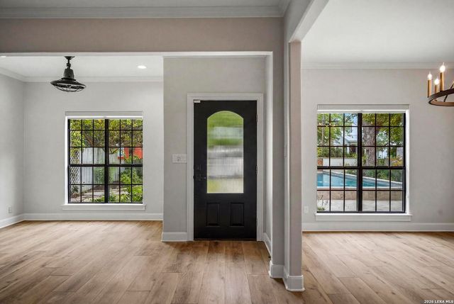 404 OGrady St, Boerne, TX 78006