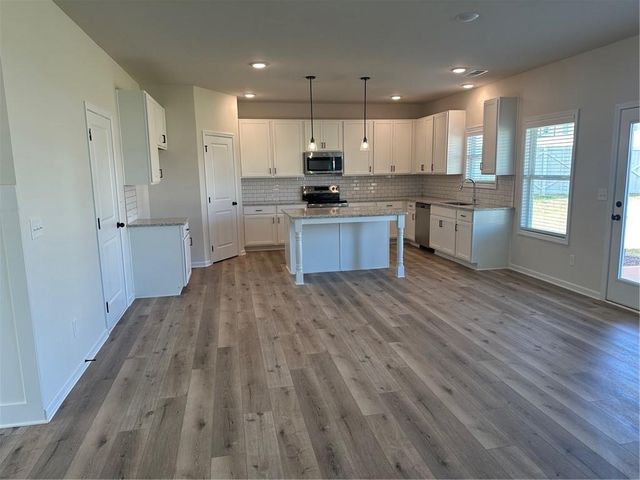 395 Rodeo Drive, Auburn, GA 30011