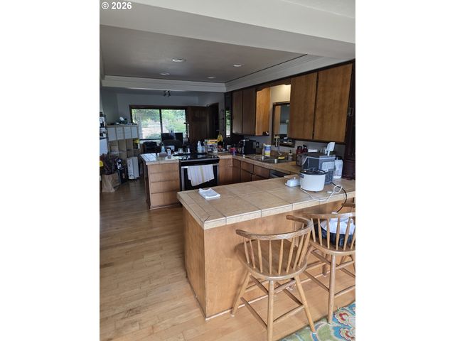 3780 VICTOR POINT Rd Ne, Silverton, OR 97381