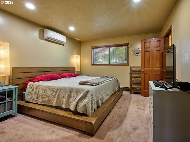 3780 VICTOR POINT Rd Ne, Silverton, OR 97381