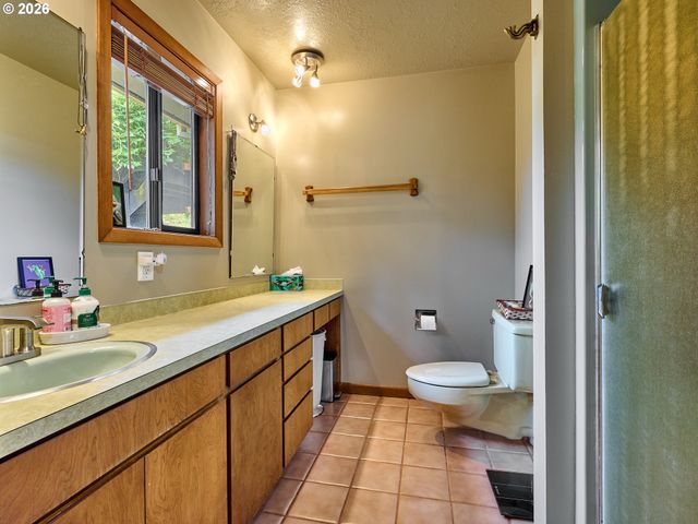 3780 VICTOR POINT Rd Ne, Silverton, OR 97381