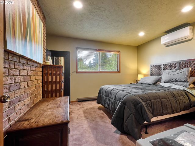 3780 VICTOR POINT Rd Ne, Silverton, OR 97381