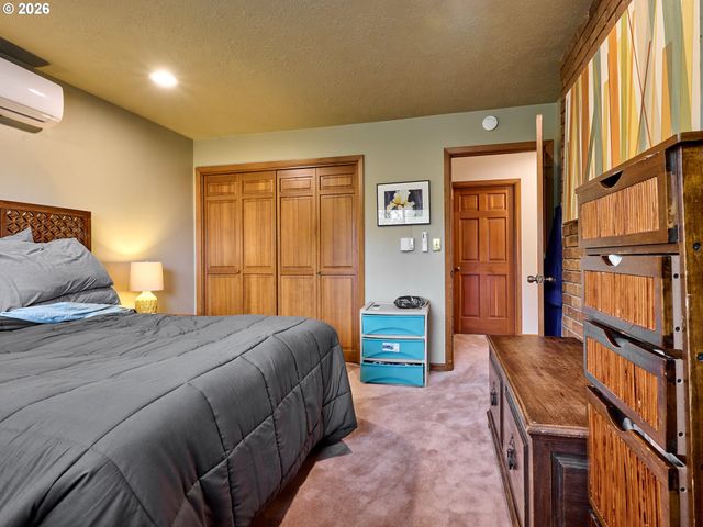 3780 VICTOR POINT Rd Ne, Silverton, OR 97381