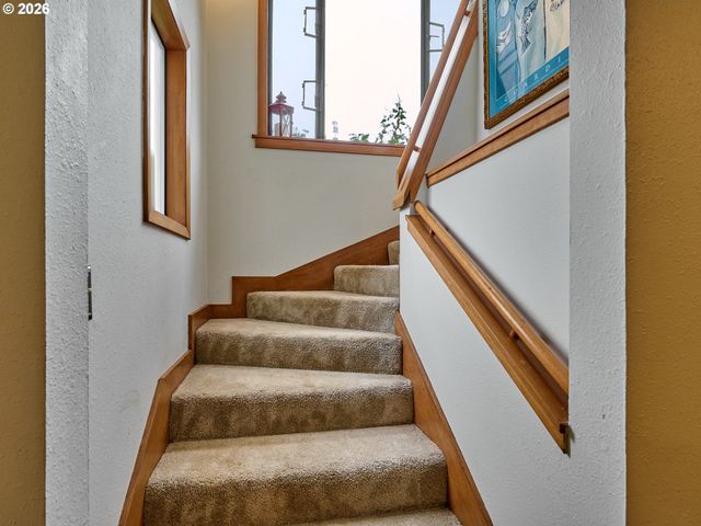 3780 VICTOR POINT Rd Ne, Silverton, OR 97381