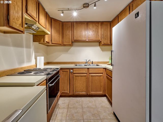 3780 VICTOR POINT Rd Ne, Silverton, OR 97381