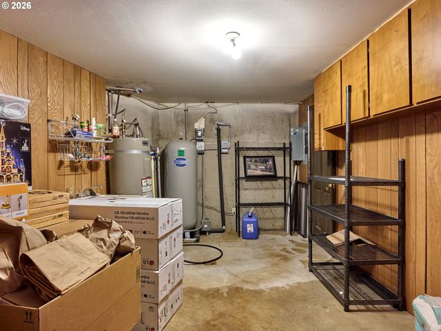 3780 VICTOR POINT Rd Ne, Silverton, OR 97381