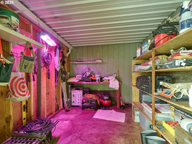 3780 VICTOR POINT Rd Ne, Silverton, OR 97381